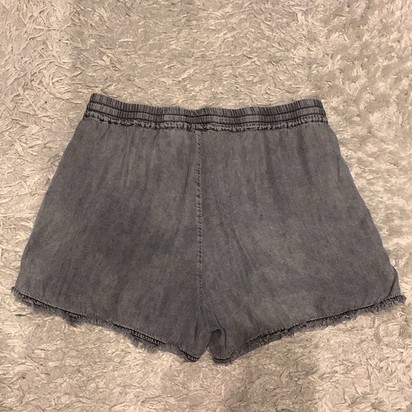 #21 Hem & Thread Size L, Lightweight Stretchy Comfy Shorts With Pockets. - Picture 2 of 3